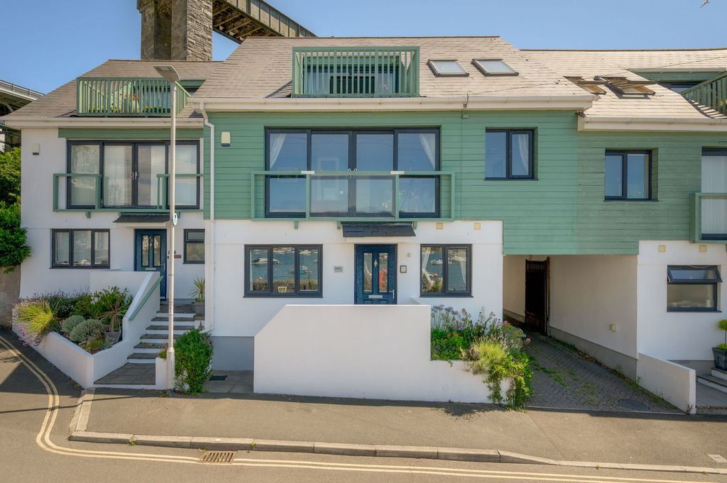 Property photo 1 of 30