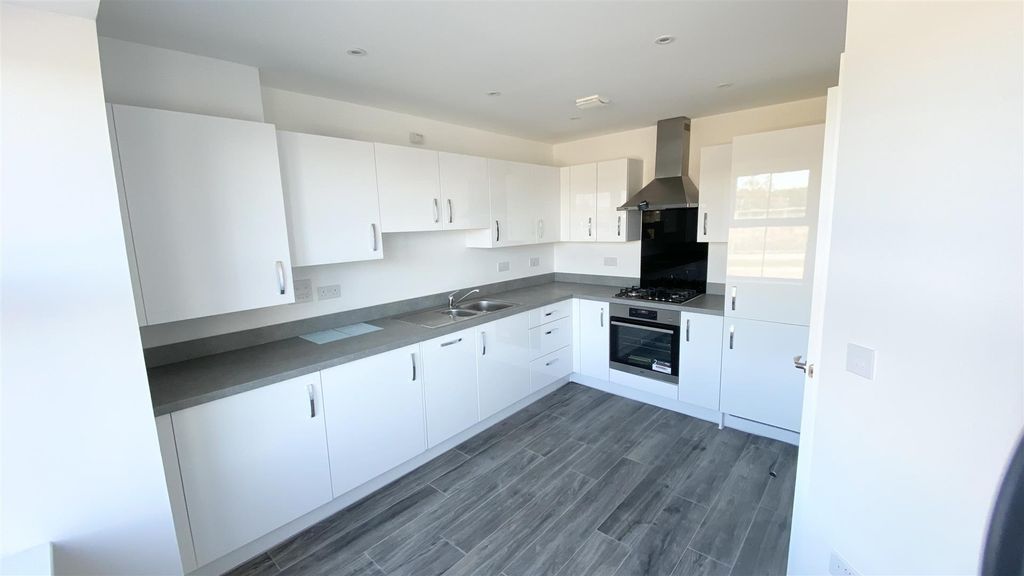Property photo 2 of 10 Kitchen/Diner