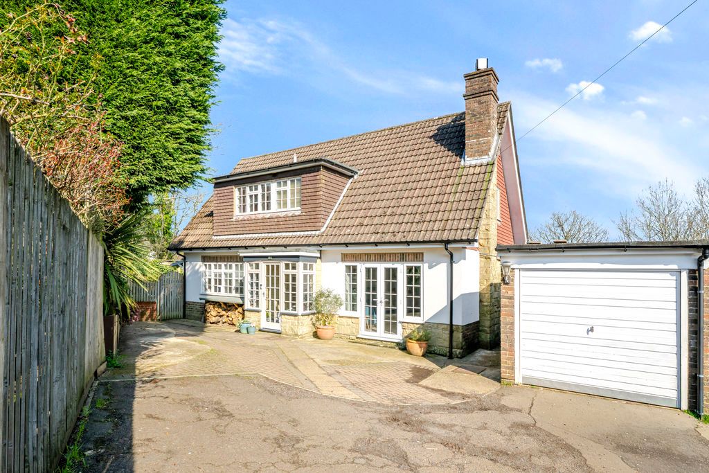 Property photo 1 of 22 Photo 17