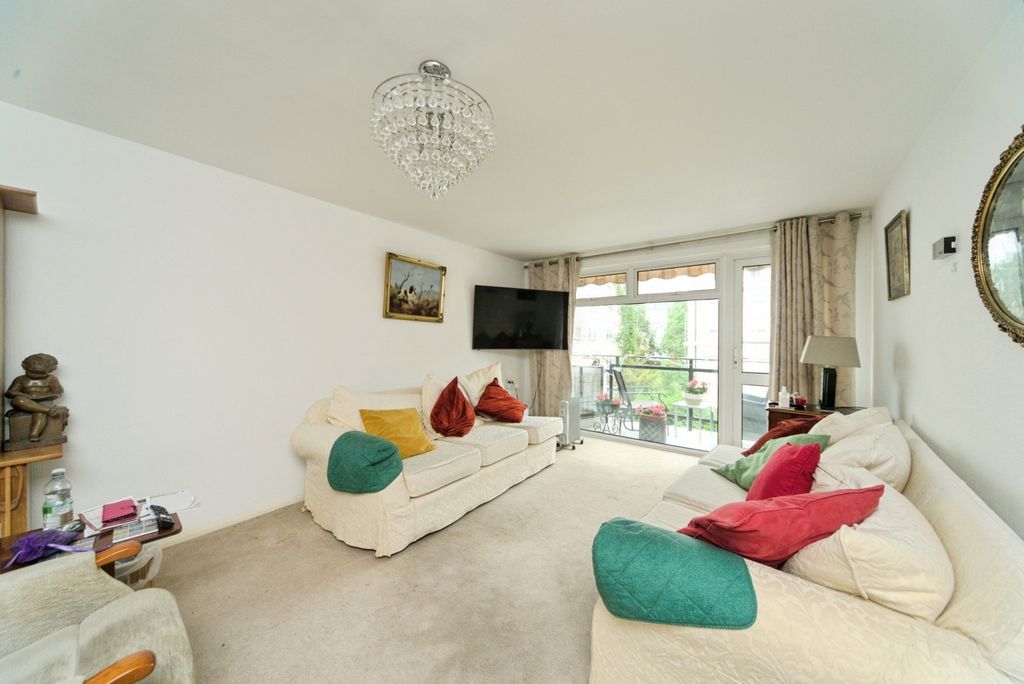 Property photo 2 of 14 Photo