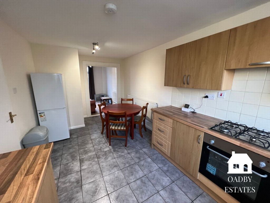 Property photo 3 of 10 Photo 6