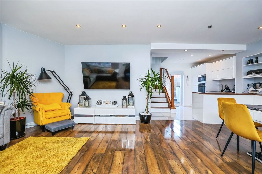 Property photo 2 of 50 Picture No. 03