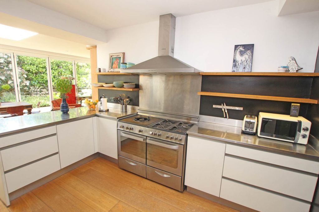 Additional image 17 of 3 bed detached house for saleHolywell Close, Eastbourne BN20