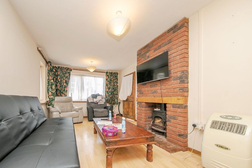 Property photo 3 of 17 Photo