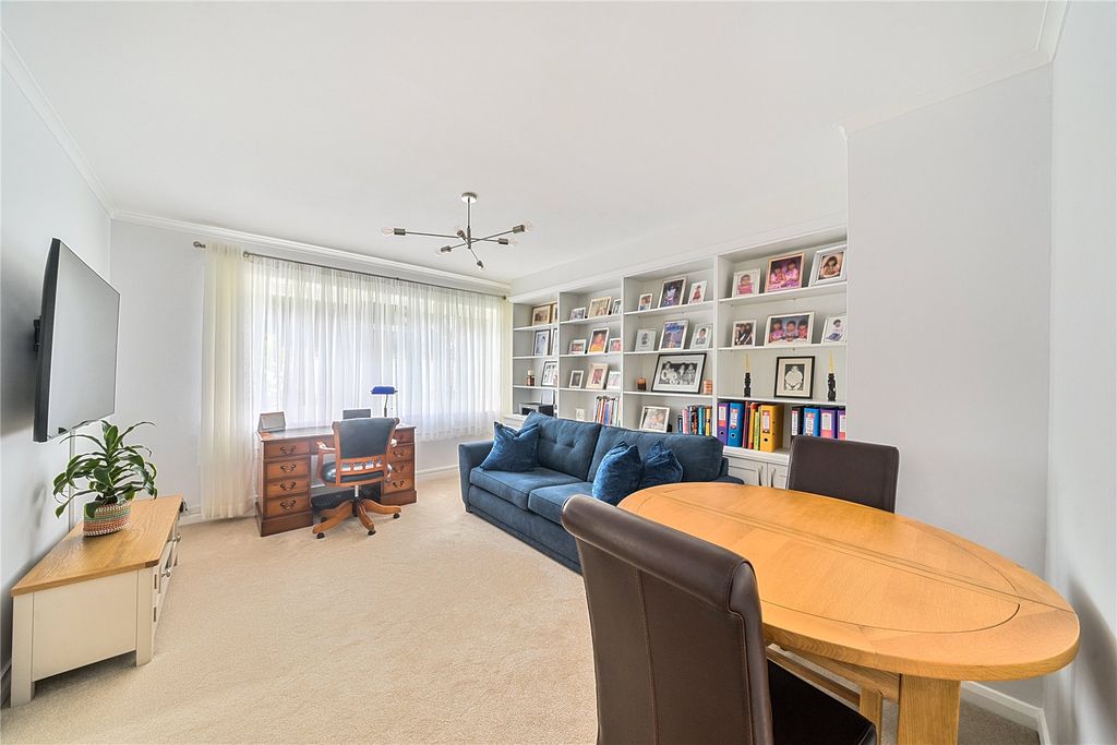 Property photo 3 of 10 Picture No. 09