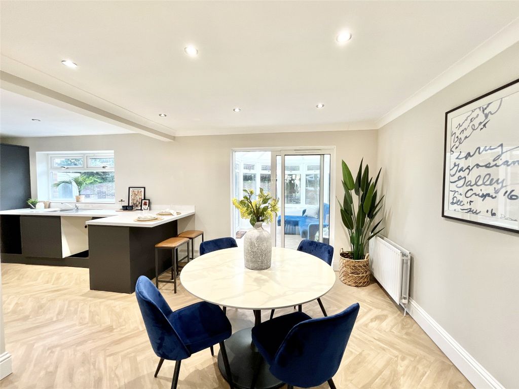 Property photo 2 of 29 Dining Kitchen