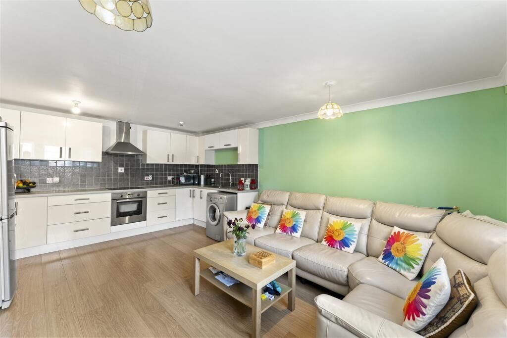 Property photo 2 of 7 Photo 2