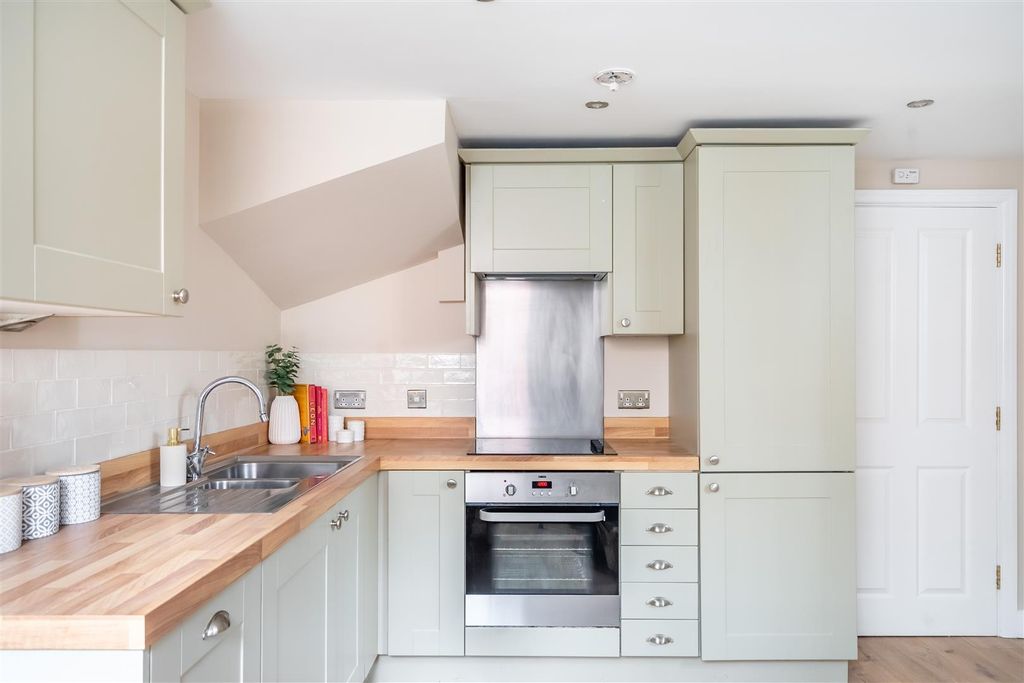 Property photo 2 of 12 21Bg-5.Jpg