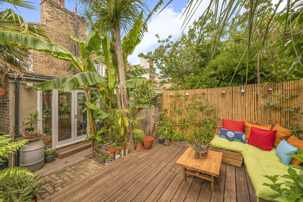 Property photo 3 of 12