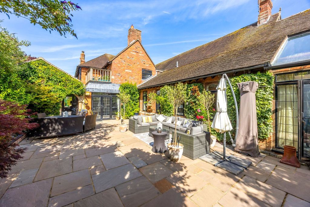 Property photo 3 of 52