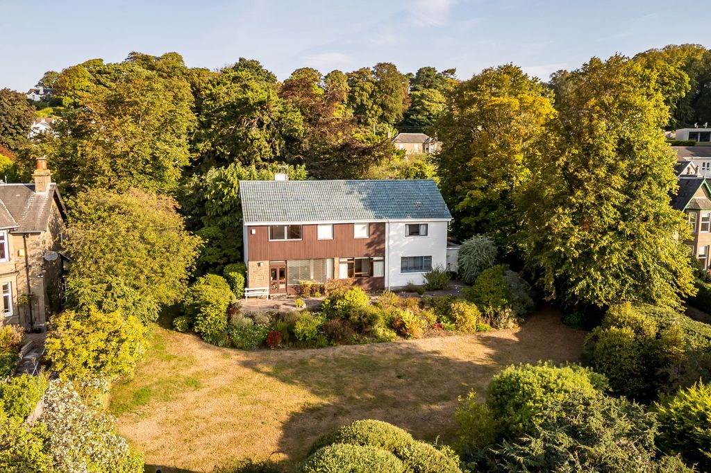 Property photo 1 of 31