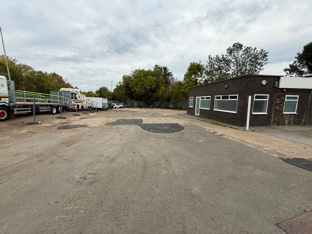 Property photo 3 of 9 Photo 28