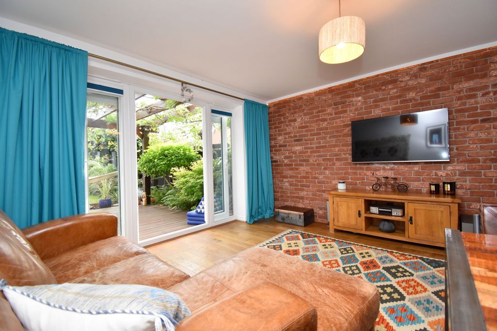 Property photo 3 of 24