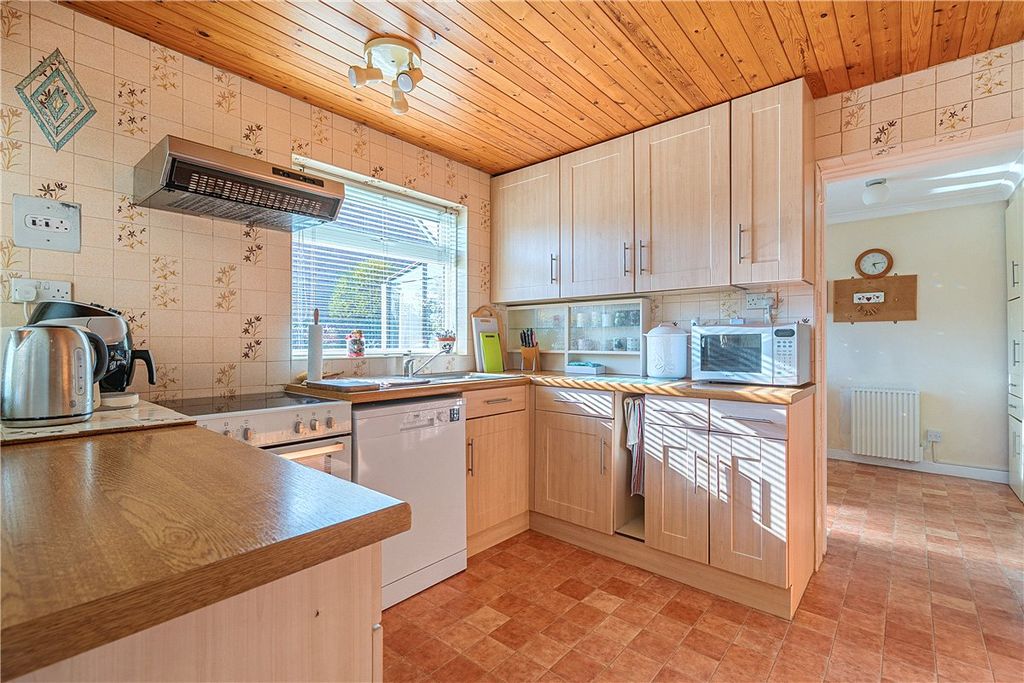 Property photo 3 of 12 Kitchen