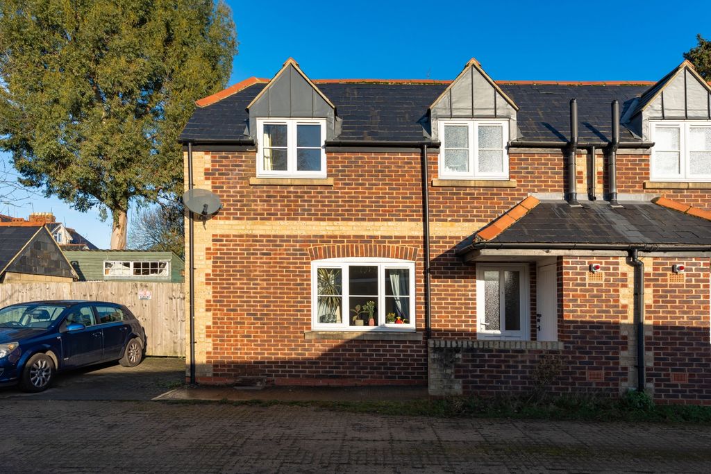 Property photo 3 of 14 External