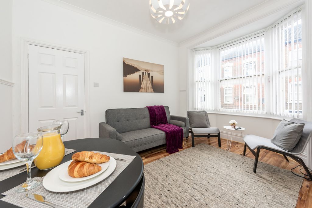 Property photo 1 of 11 Central Comfort Â€“ 2- Double Bedroom Apartment Next To The Mall &amp; Station Available Immediately!