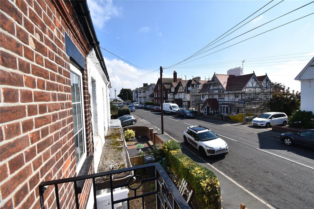 Property photo 2 of 23 Picture No. 24