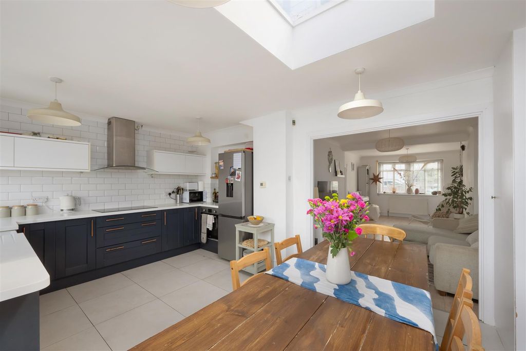 Property photo 2 of 19 Herne Avenue, Herne Bay