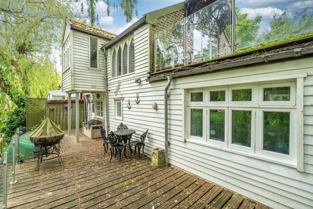 Property photo 1 of 24