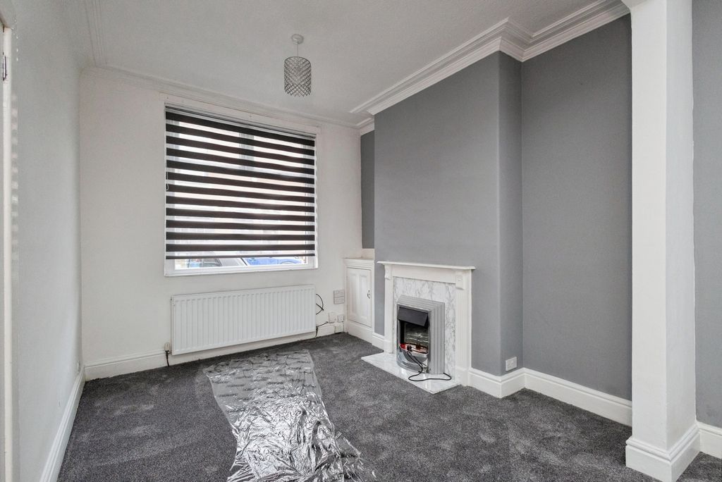 Property photo 2 of 17 Photo