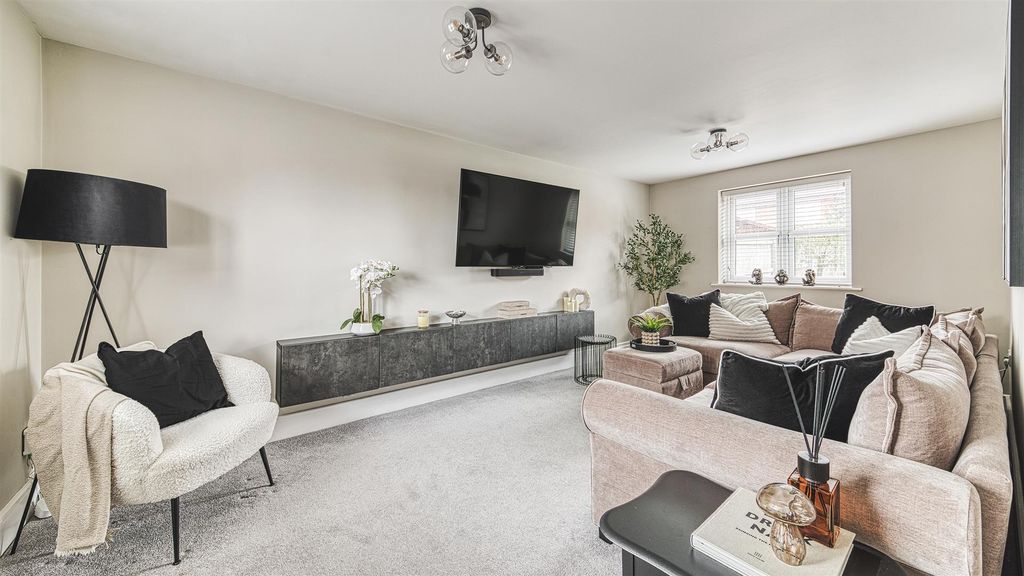 Property photo 2 of 25 E92A0007_Hdr.Jpg