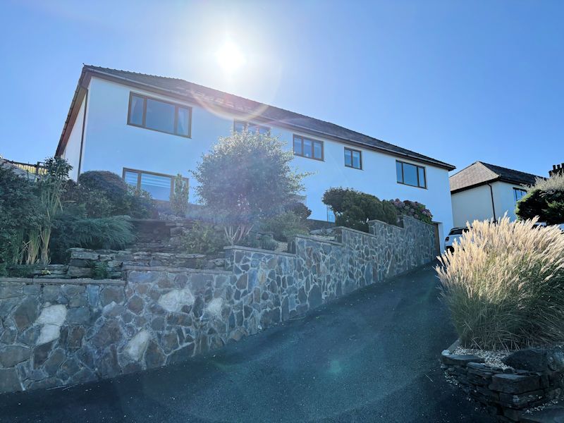 Property photo 2 of 53