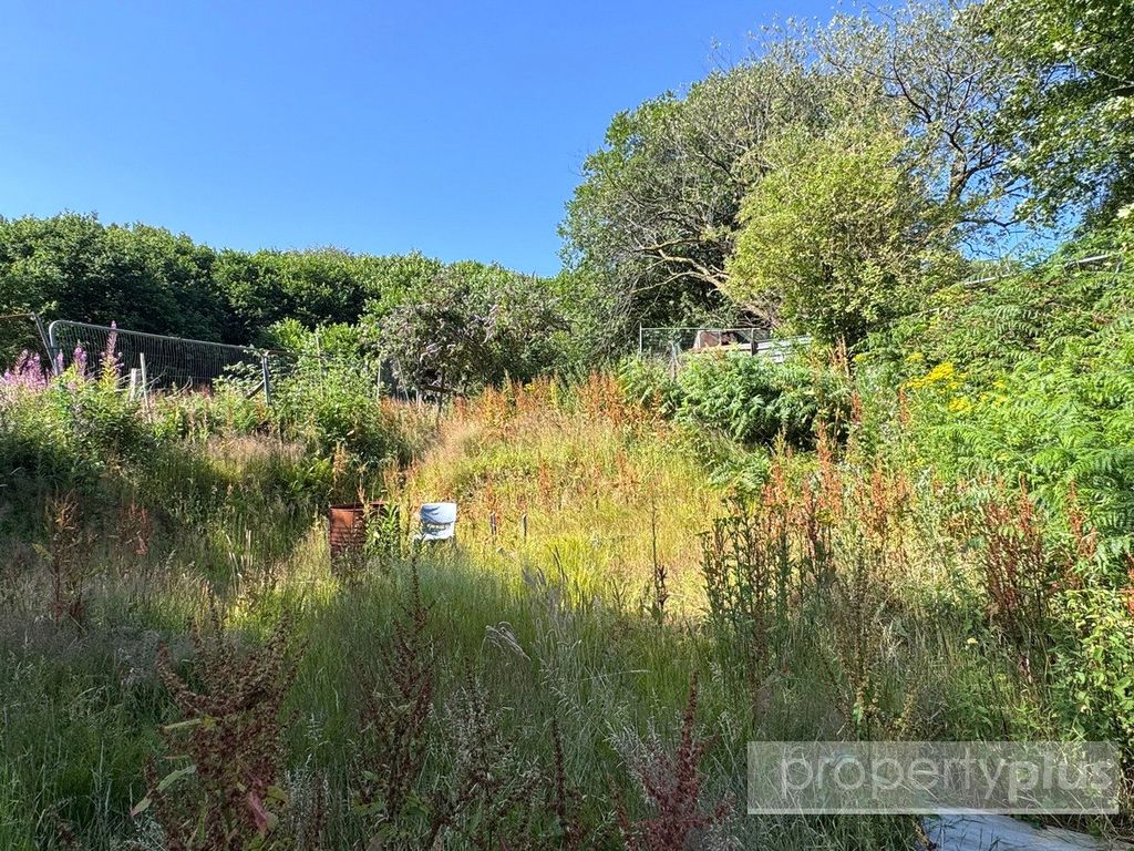Property photo 3 of 7 Picture No. 02