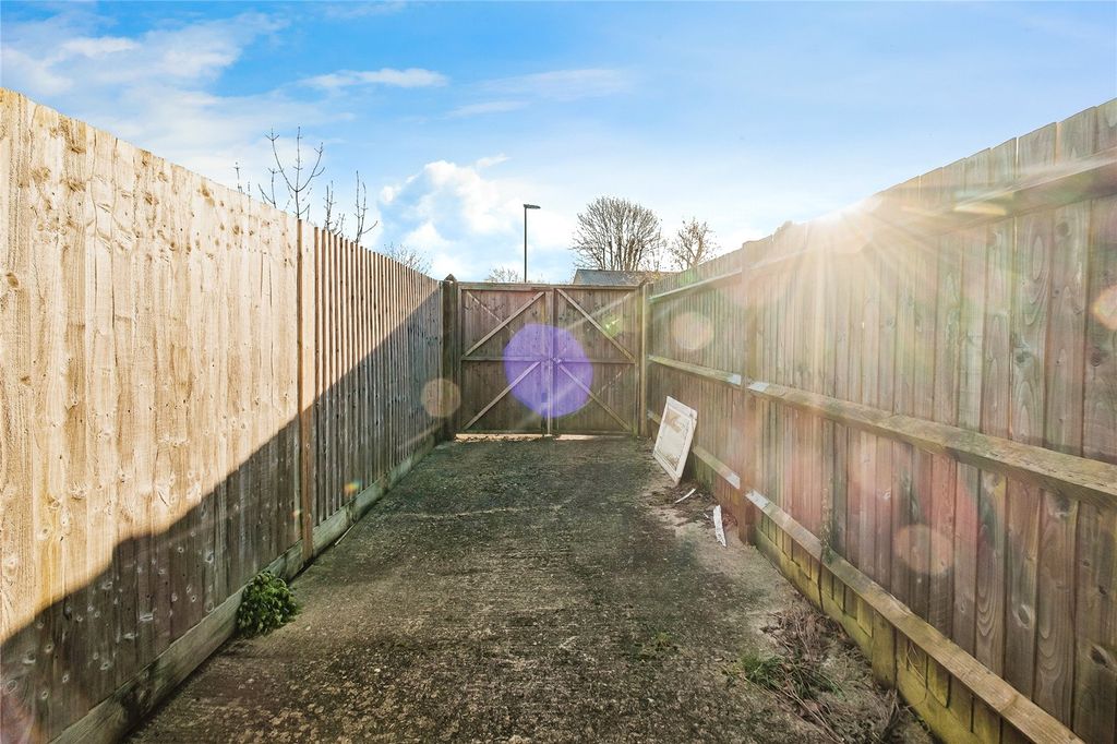 Property photo 3 of 4 Picture No. 04