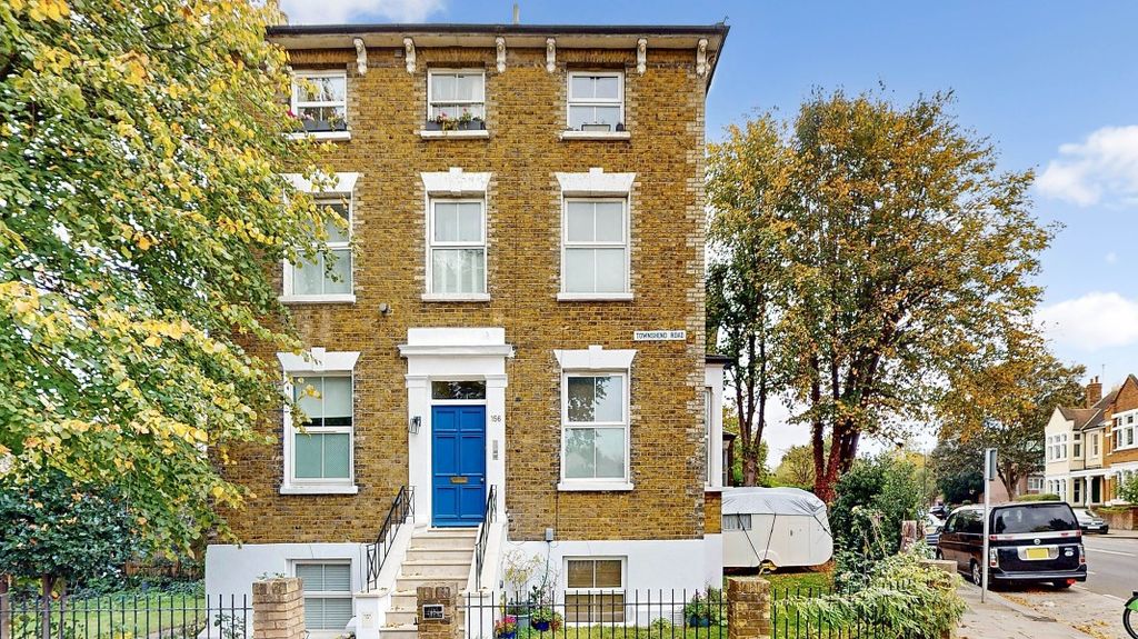 Property photo 1 of 8