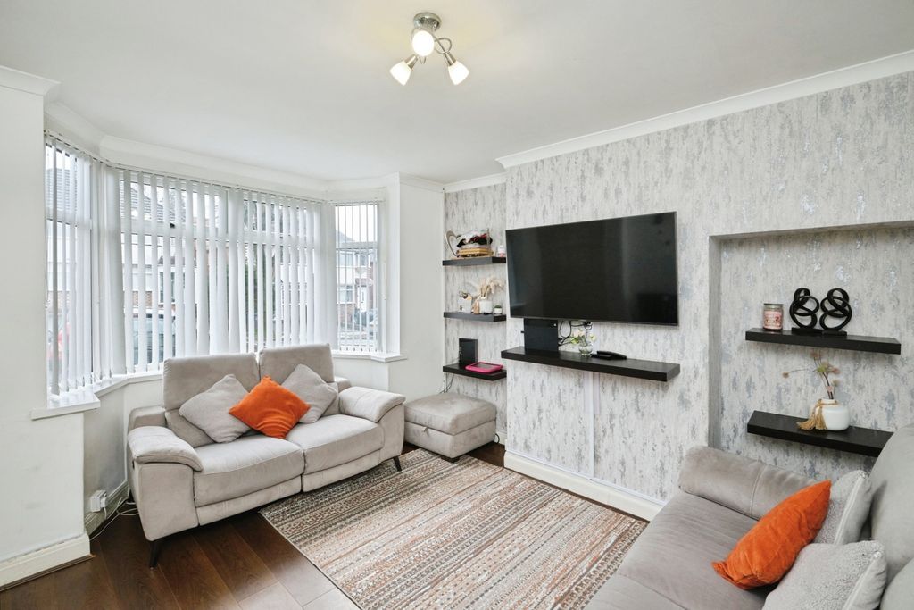 Property photo 2 of 16 Pbox-Img.Jpg