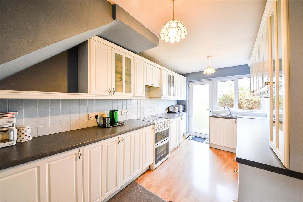 Property photo 3 of 22 Kitchen