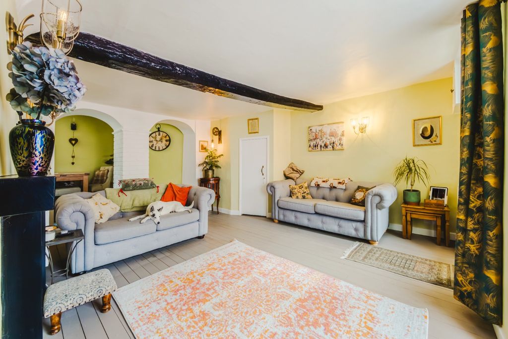 Property photo 2 of 18 5095163