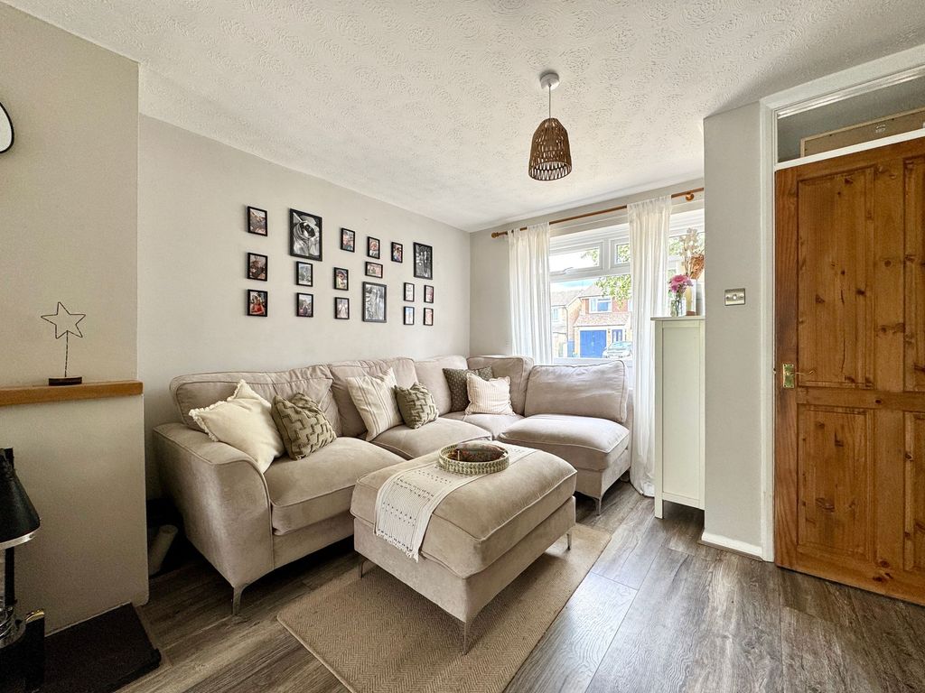 Property photo 2 of 16
