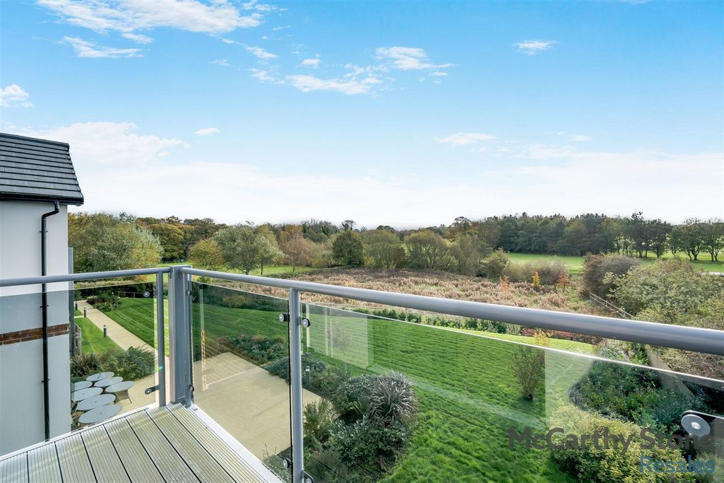 Property photo 1 of 29 8667981-Exterior01.Jpg