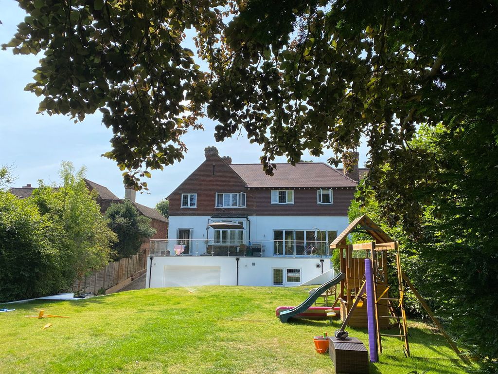 Property photo 3 of 61