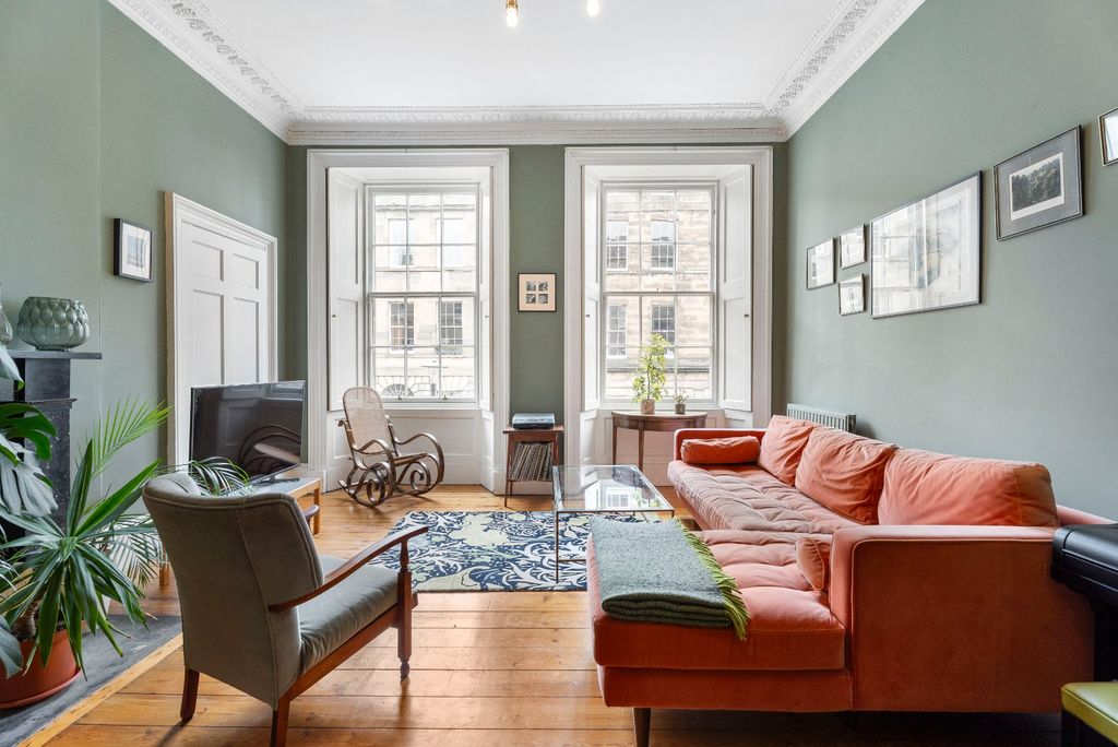 Property photo 2 of 17 Living Room