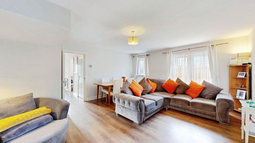 Property photo 2 of 10 Pbox-Img.Jpg