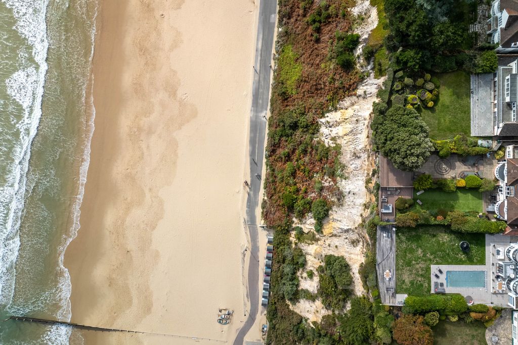 Property photo 2 of 20 20251006-Dji_0206