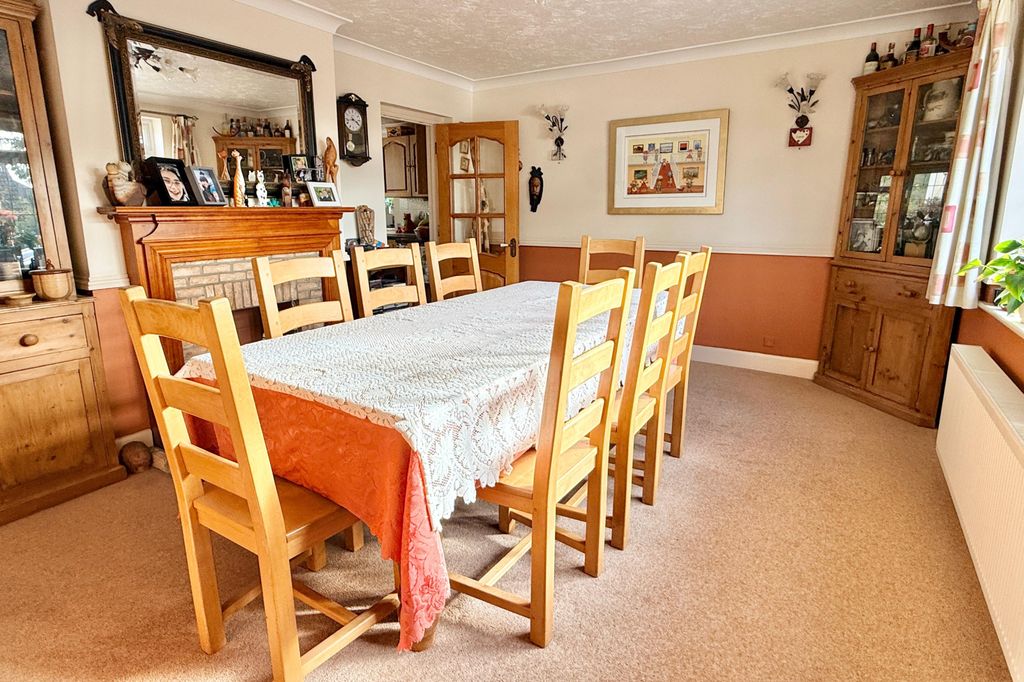 Property photo 3 of 23 Photos (9)