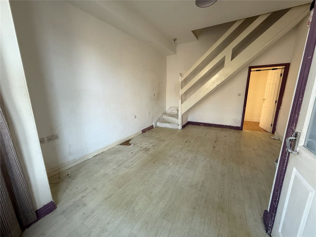 Property photo 2 of 12 Picture No. 20