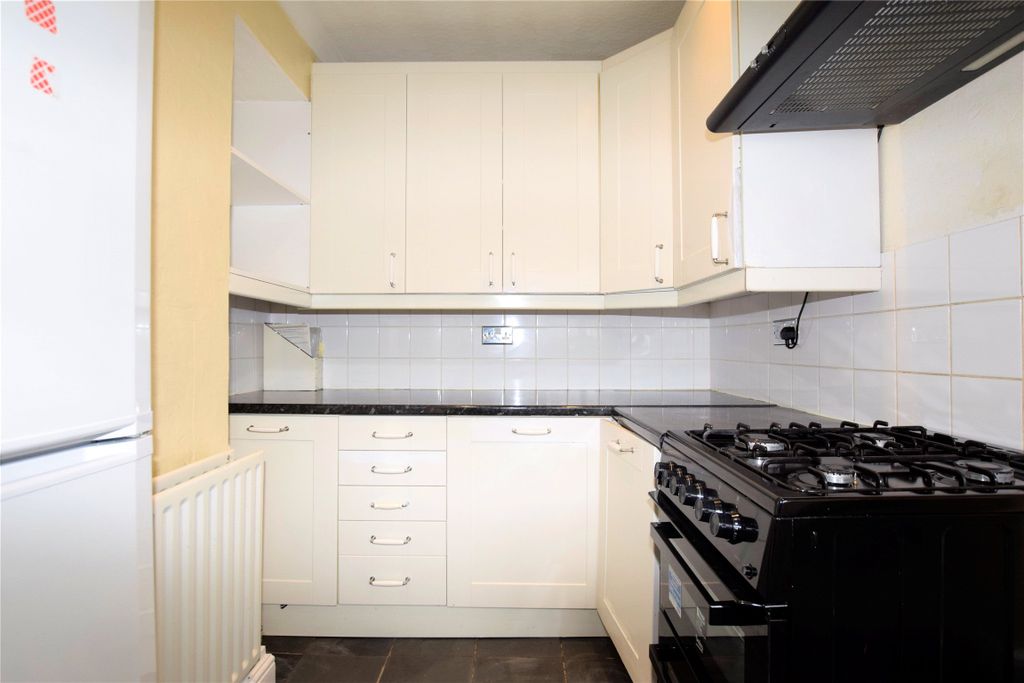 Property photo 2 of 8 Kitchen