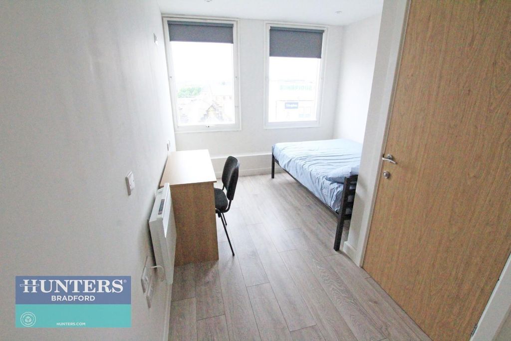 Property photo 2 of 16 B.Jpg