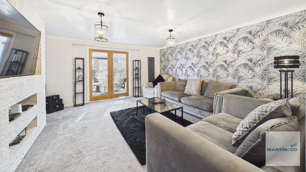 Property photo 3 of 21 Cam03663G0-Pr0238-Still018