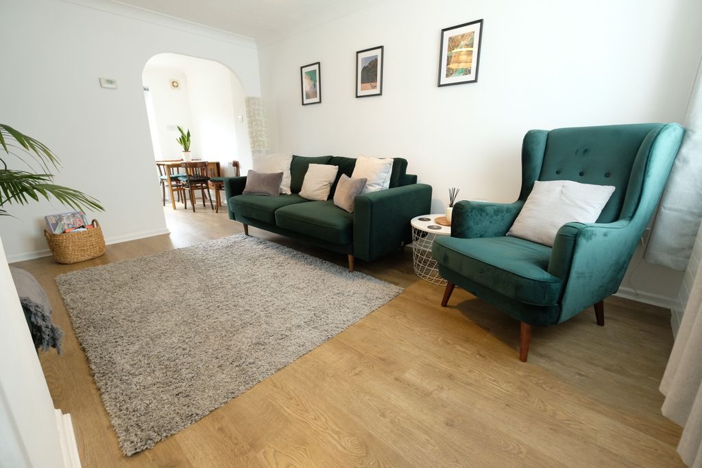 Property photo 2 of 15 Sitting Room