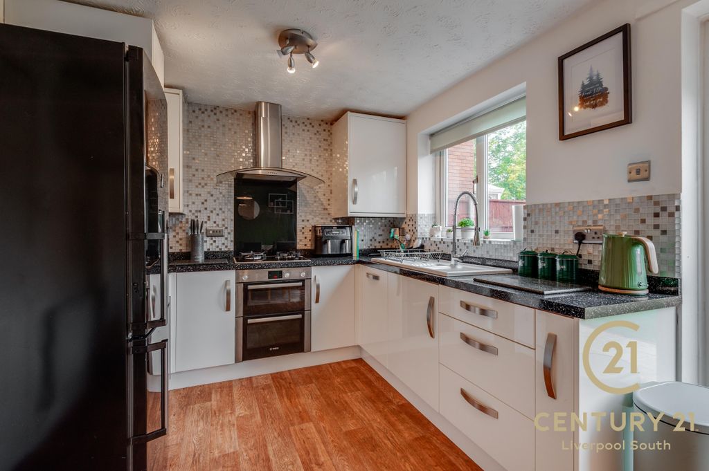 Property photo 2 of 20