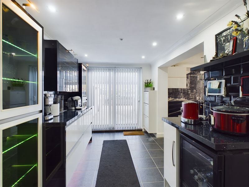 Property photo 3 of 15 Kitchen