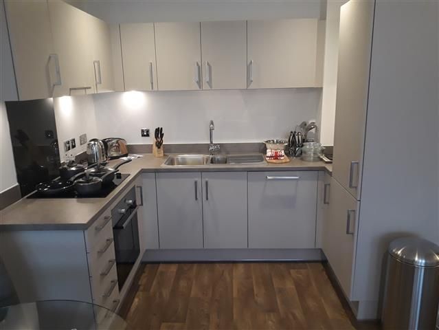 Property photo 3 of 9 Kitchen