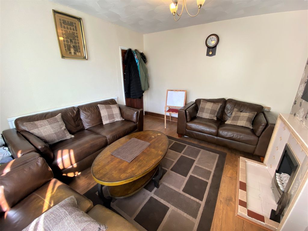 Property photo 3 of 21