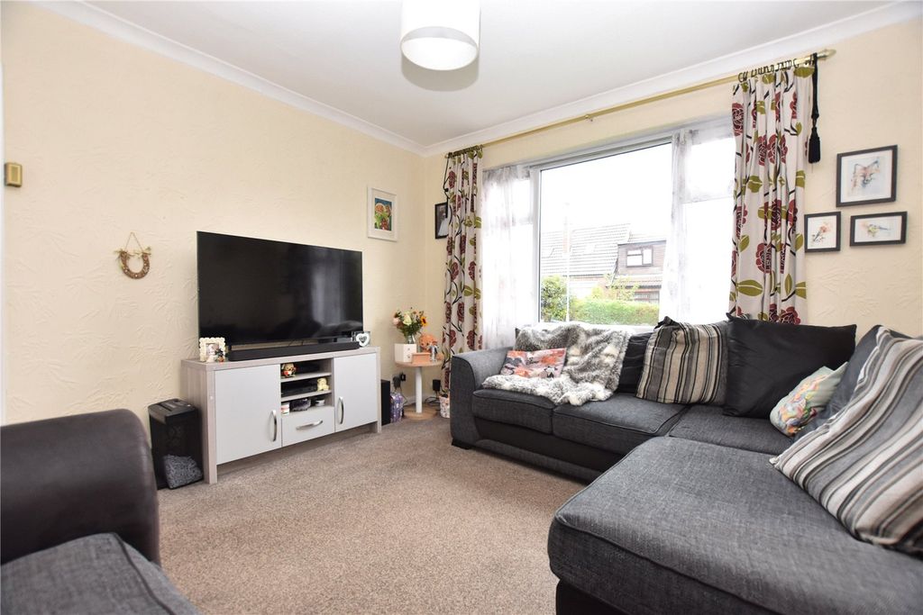 Property photo 2 of 16 Picture No. 18