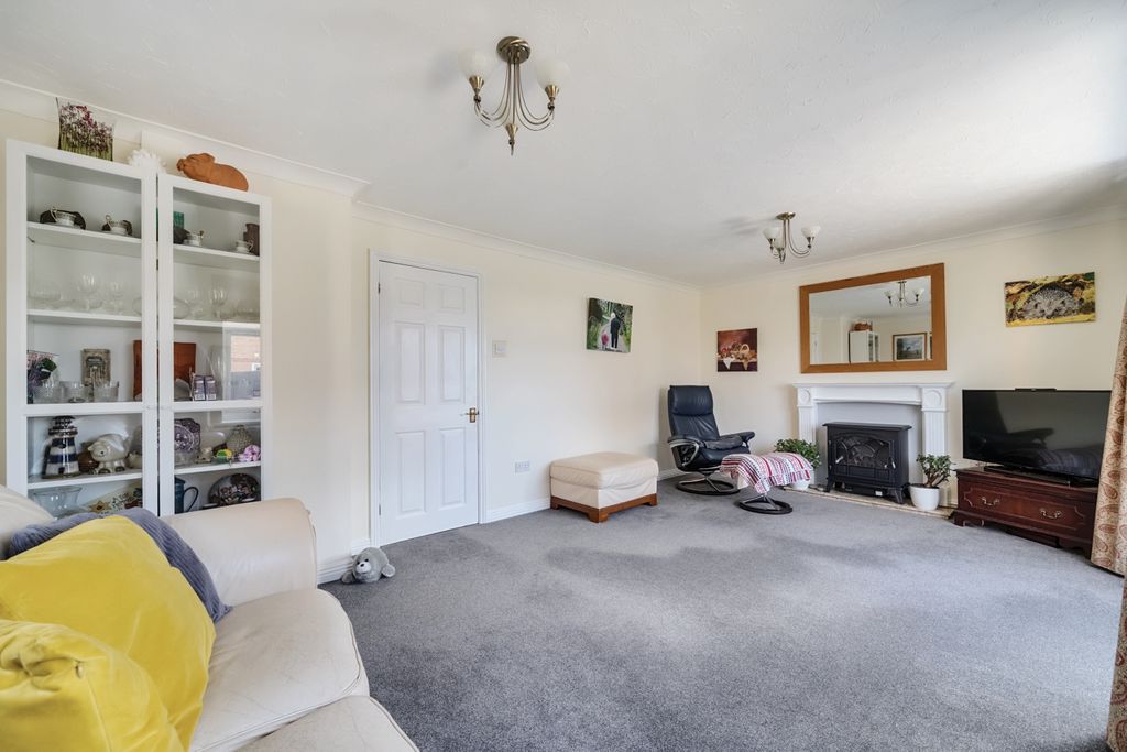 Property photo 3 of 19 1323728-18-686d1B78E4477